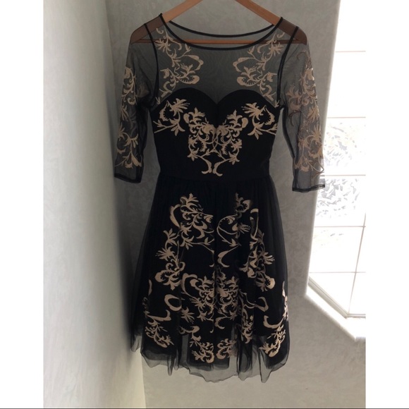 Chi Chi London Dress - Picture 2 of 3